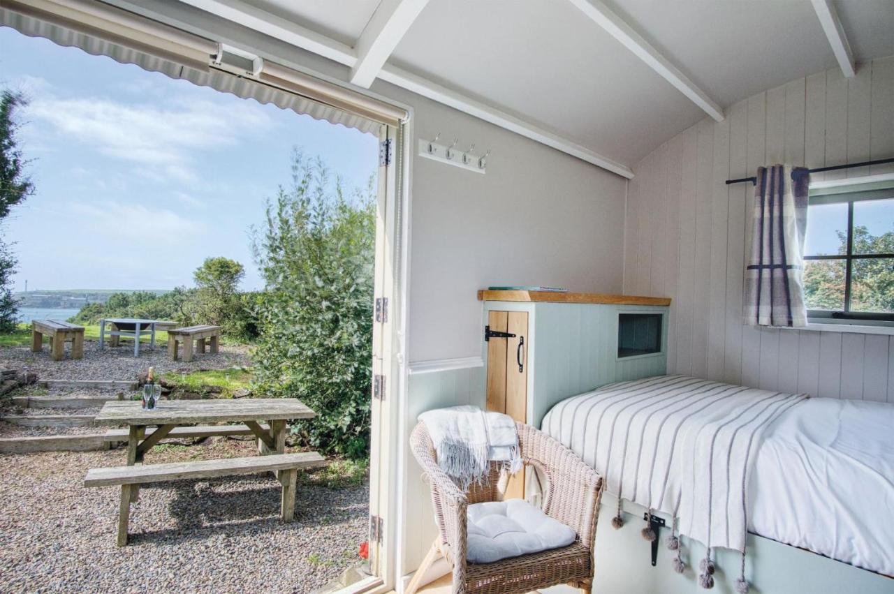 Haven View - 1 Bedroom Shepherds Hut - St Ishmaels Saint Ishmaels  外观 照片