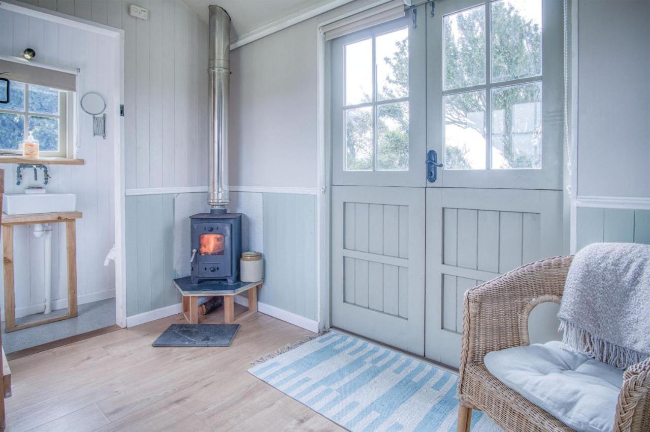 Haven View - 1 Bedroom Shepherds Hut - St Ishmaels Saint Ishmaels  外观 照片