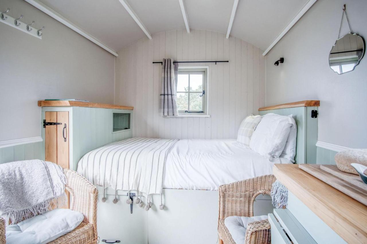 Haven View - 1 Bedroom Shepherds Hut - St Ishmaels Saint Ishmaels  外观 照片