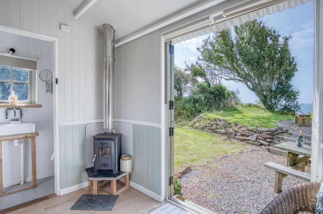 Haven View - 1 Bedroom Shepherds Hut - St Ishmaels Saint Ishmaels  外观 照片
