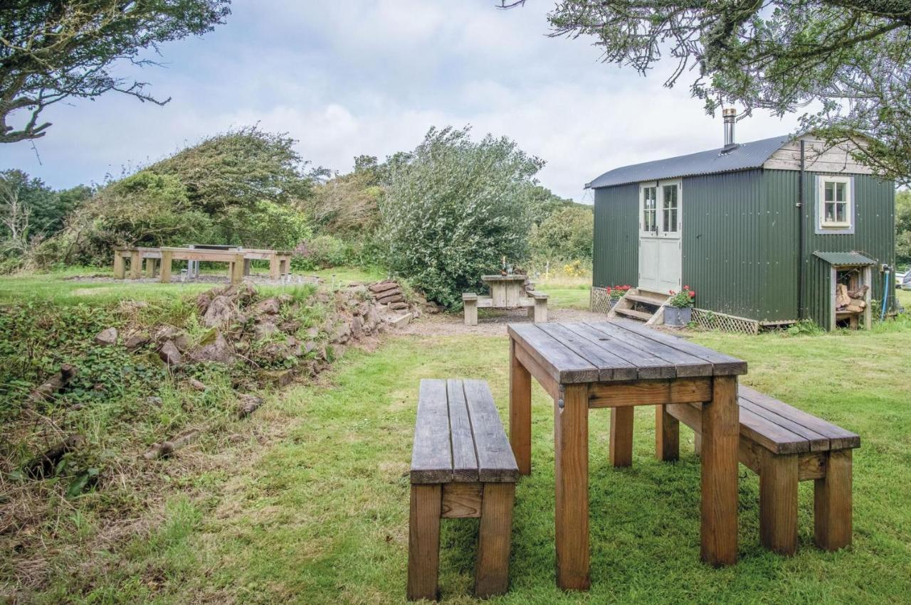 Haven View - 1 Bedroom Shepherds Hut - St Ishmaels Saint Ishmaels  外观 照片