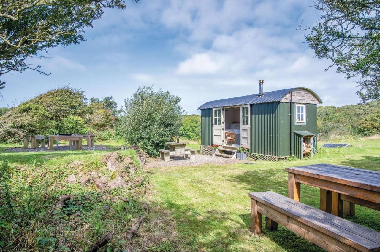 Haven View - 1 Bedroom Shepherds Hut - St Ishmaels Saint Ishmaels  外观 照片